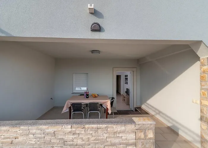 Grga 公寓 特罗吉尔