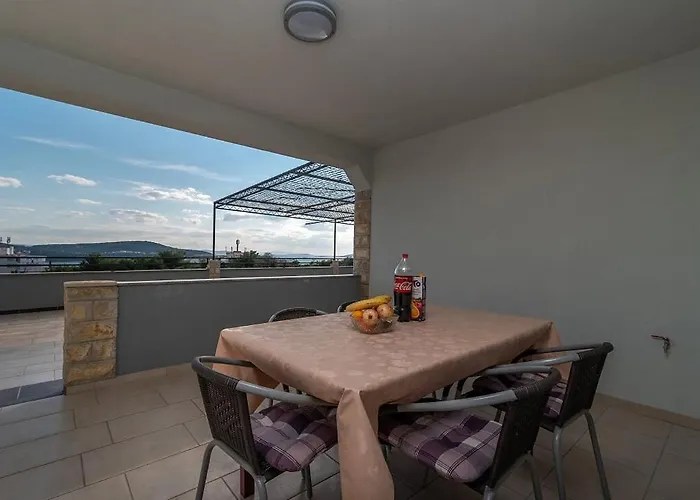 公寓 Grga 特罗吉尔